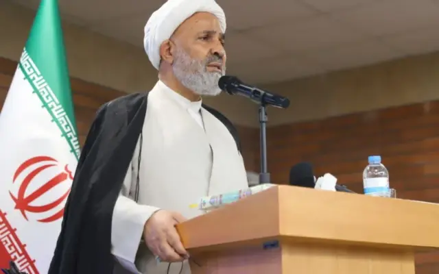 انقلاب اسلامی با نفی دو جریان شرق و غرب، نگاه تازه ارائه داد
