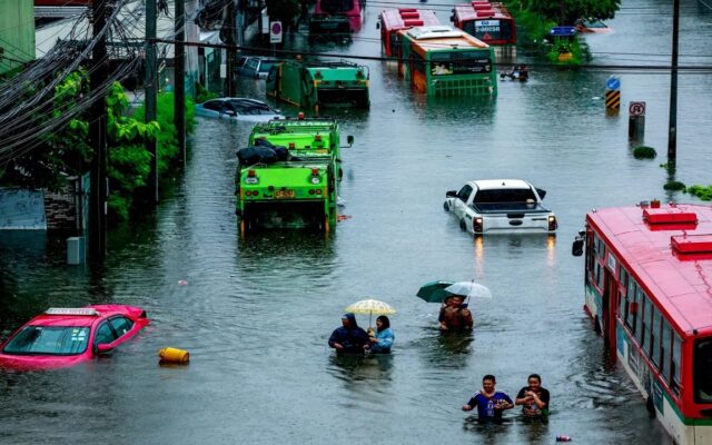 باران سیل‌آسا در استانبول؛ مسیل خشک از آب لبریز شد