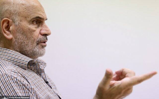 فرشاد مؤمنی: سیاست‌های فقرزا باید متوقف شوند، نه اینکه آمار فقر پنهان بماند/ هزینه سیاست‌های شکست‌خورده را مردم می‌پردازند/ هشدار درباره فقر، رانت و رهاشدگی بازار پول در ایران
