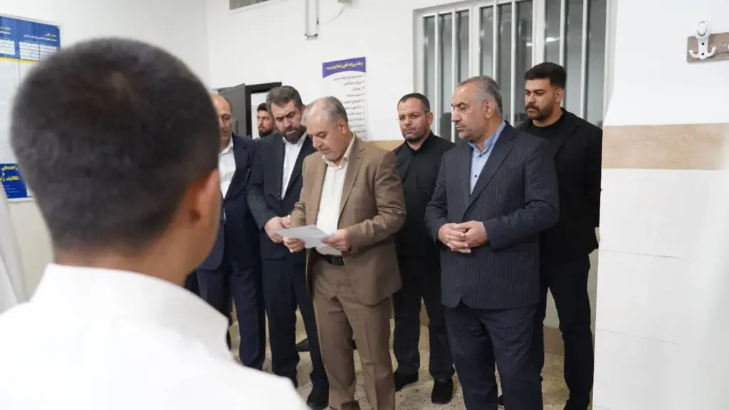 بازدید رئیس سازمان زندان‌ها از کارخانه بنیاد تعاون ارومیه