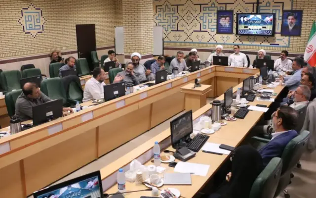 بررسی مسائل اقتصادی و فرهنگی کشور در مجمع نمایندگان ملت مبعوث در قم