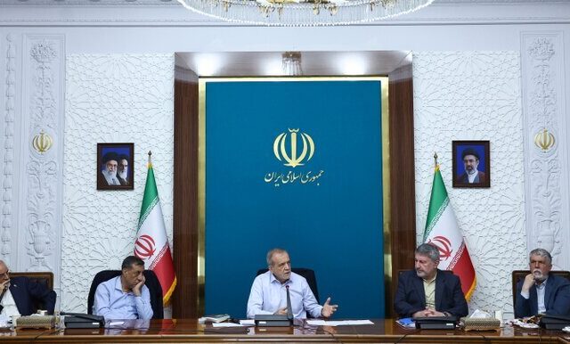 پزشکیان: افزایش ۵۰۰ هزار تومانی کالابرگ حتما اجرا خواهد شد/ در حوزه انرژی و سوخت موضوع صرفه جویی و مدیریت مصرف را در دستور کار قرار دادیم