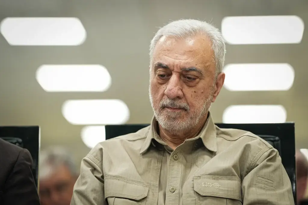 پیام تسلیت وزیر دفاع در پی درگذشت پدر شهید عبدالرحیم موسوی