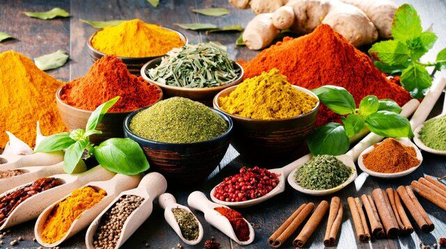 افزایش شدید قیمت ادویه/ زردچوبه به ۸۰۰ هزار تومان رسید/ الگوی خرید مردم تغییر کرد