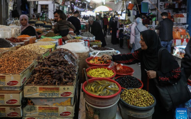 جلوگیری رژیم صهیونیستی از ورود کالاهای تجاری به غزه / قطع یکی از منابع اصلی تأمین غذا و اقلام ضروری / افزایش نگرانیها درباره گرسنگی با نزدیک شدن زمستان