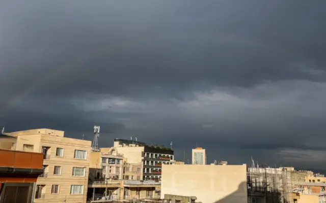 باد و باران در راه تهران