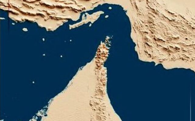 اصابت یک پرتابه ناشناس به یک نفتکش در نزدیکی تنگه هرمز