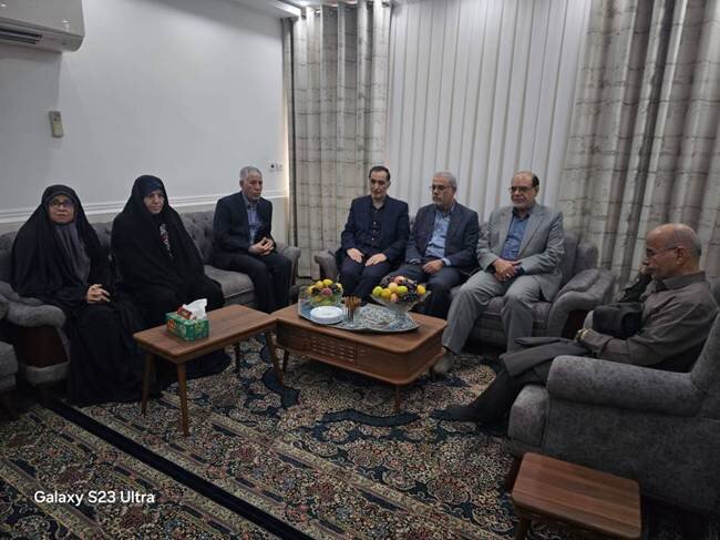 دیدار رئیس بنیاد شهید و امور ایثارگران با جانباز سرافراز «محمد روحی»