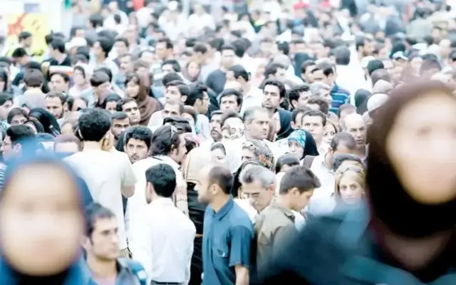 مداخله حاکمیت در زندگی روزمره مردم تا کجا؛ برای قدم زدن هم باید جواب پس بدهیم؟