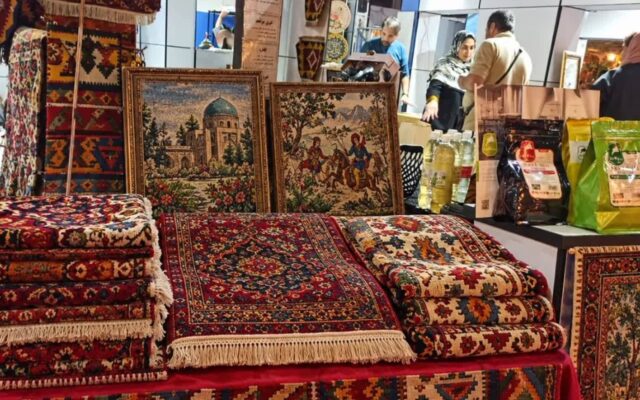 نمایشگاه توانمندی‌های روستایی و عشایری شهرستان پیشوا