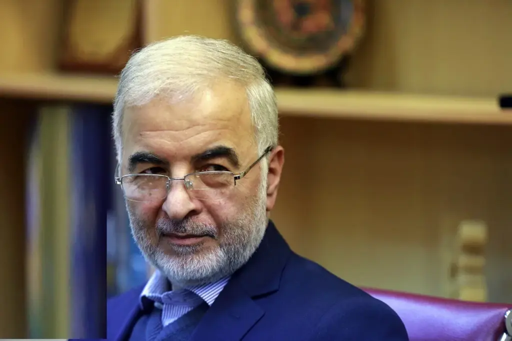 وزیر کشور: موضوعات امنیتی و ترددهای مرزی را در سفر به باکو پیگیری می‌کنم