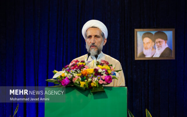 ملت ایران با ایستادگی در میدان توطئههای دشمنان را خنثی کرده است