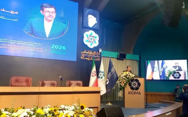 استاندار اصفهان: آینده منتظر تعلل نمی‌ماند؛ مسیر سرمایه‌گذاری باید شفاف و بدون مانع باشد