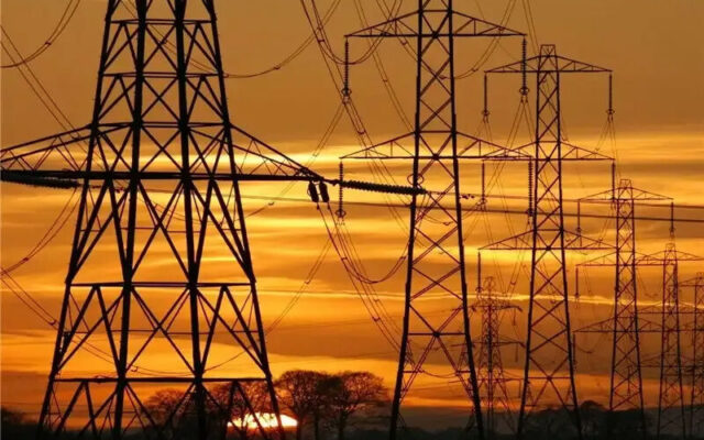 حسن‌بکلو: آماده‌باش برای تأمین برق زمستانه ضروری است
