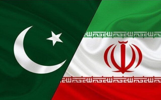توافق اولیه ایران و پاکستان برای بازگشایی مرز ریمدان / تغییر تعرفه‌های گمرکی و مشکلات بانکی، صادرات را مختل کرد / تره‌بار در اولویت ترخیص قرار گرفت