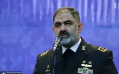 دریادار ایرانی: امنیت آبراه راهبردی هرمز بر اراده و آمادگی مدافعان ایران استوار است