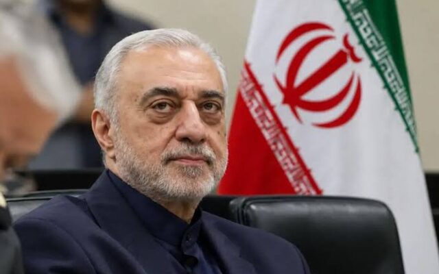 وزیر دفاع درگذشت پدر سپهبد شهید عبدالرحیم موسوی را تسلیت گفت
