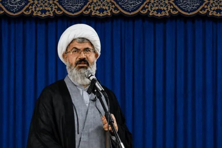 نگرانی امام جمعه کاشمر از کاهش فرزندآوری: امسال ۱۰۰ هزار دانش‌آموز کمتر از سال قبل وارد کلاس‌ شد/ خانواده‌ دارای فرزند نباید منتظر دریافت زمین بماند