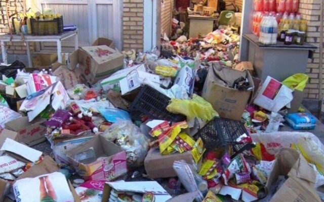 کشف محموله بزرگ مواد غذایی با تاریخ انقضاء جعلی در همدان