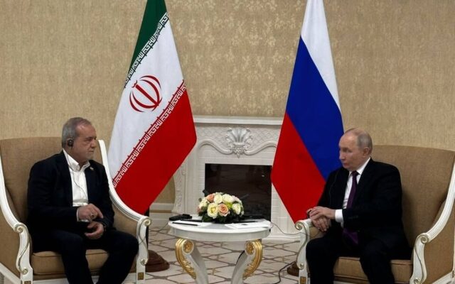 روئسای جمهور ایران و روسیه در ترکمنستان با یکدیگر دیدار کردند