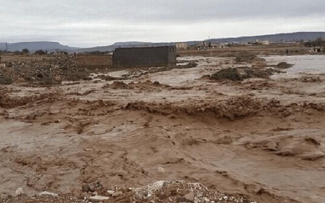 بسته شدن مسیر فرعی بیژن‌آباد - قلعه‌گنج در جنوب کرمان بر اثر بارش شدید باران