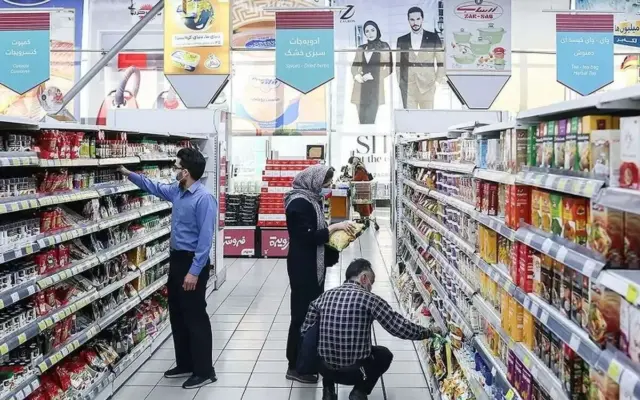 وزیر اقتصاد: درباره افزایش رقم کالابرگ هنوز تصمیمات نهایی نشده و مردم فعلا باید صبر کنند/ اقداماتی اقتصادی از سوی دولت در حال انجام است که اگر به تصویب برسند، اخبار خوبی خواهد بود