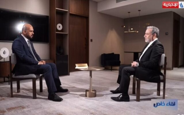 عراقچی: مذاکرات با آمریکا ادامه دارد/ اگر روزی تنگه باز شود؛ تنها مسیر واقعی، توافق ایران و عمان خواهد بود