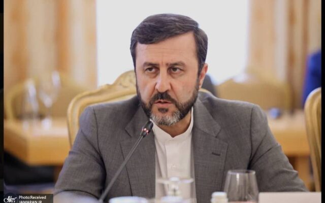غریب‌آبادی: تنگه هرمز خط قرمز امنیت ملی ایران است / طرح ۷ روزه به آمریکا منتقل شد / پاسخ واشنگتن در حال بررسی است
