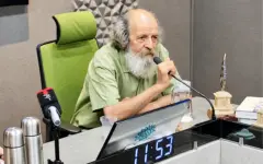 استفاده از زبان فارسی مطلوب نیست!