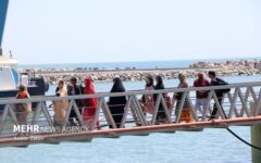 تردد دریایی در مسیر قشم به هرمز از سرگرفته شد