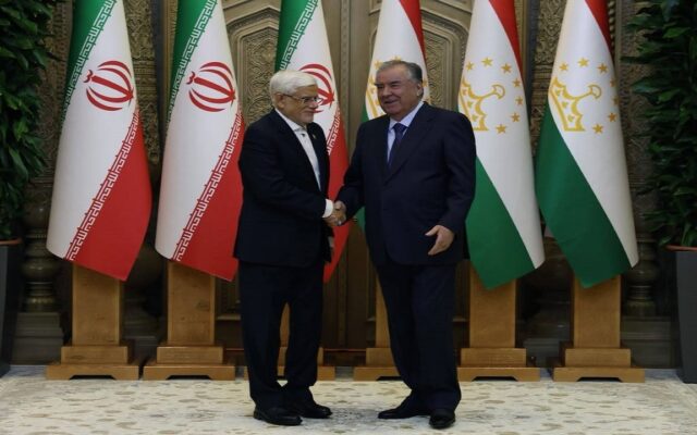 تأکید محمدرضا عارف و امامعلی رحمان بر ایجاد اتحادیه کشورهای فارسیزبان و احیای الفبای نیاکانی