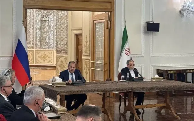 عراقچی در نشست خبری با لاوروف: اروپاییها باید مسیر عقلانیت را در پیش بگیرند