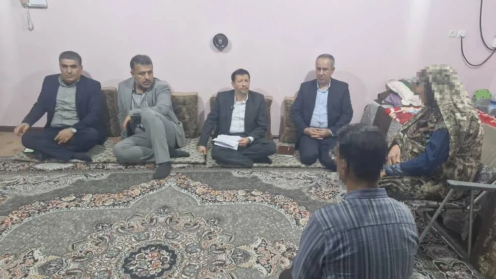 رئیس کل دادگستری استان بوشهر از ۴ خانواده زندانی نیازمند دیدن کرد