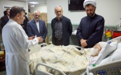 عیادت پزشکیان از آیت الله نوری همدانی