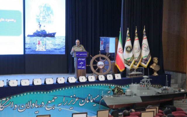 دریادار بمانی: اقتدار دفاعی وعلمی از الزامات قدرت بازدارندگی است