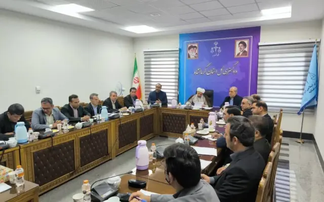 تأکید رئیس کل دادگستری کرمانشاه بر اجرای دقیق مصوبات ستاد کاهش جمعیت کیفری و تشویق حوزه‌های قضایی برتر