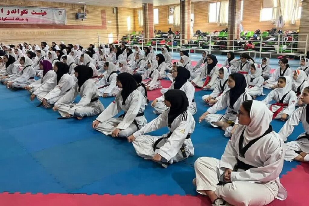 آزمون ارتقای کمربند بانوان تکواندوکار لرستان برگزار شد