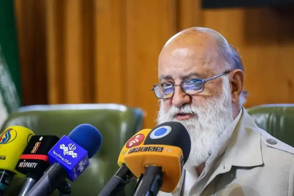 ادعای چمران درباره دلیل خشک شدن درختان بوستان چیتگر: درختان به علت کمآبی و شرایط سنی دچار بیماری بودند، بنابراین لازم بود حذف شوند