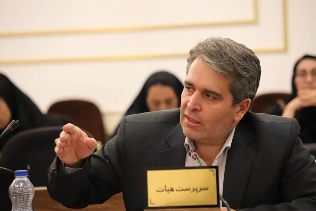 هادی صباغی پس از ۱۹ سال از ریاست هیأت شمشیربازی اردبیل کناره‌گیری کرد