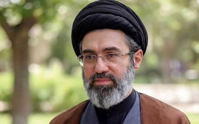 دیدار قالیباف با آیت الله سید مجتبی خامنهای/ آخرین تحولات جنگ نظامی بررسی شد