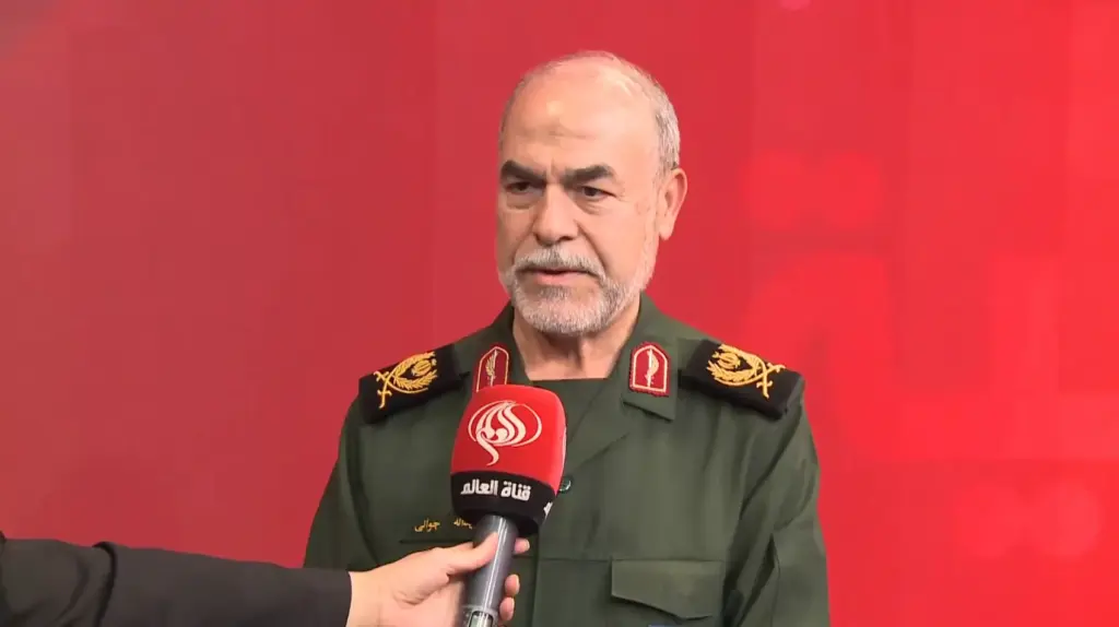 معاون سیاسی سپاه پاسداران: در صورت هدف قرار گرفتن زیرساخت‌های ما، کابل‌های اینترنتی در تنگه هرمز هدف قرار می‌گیرد