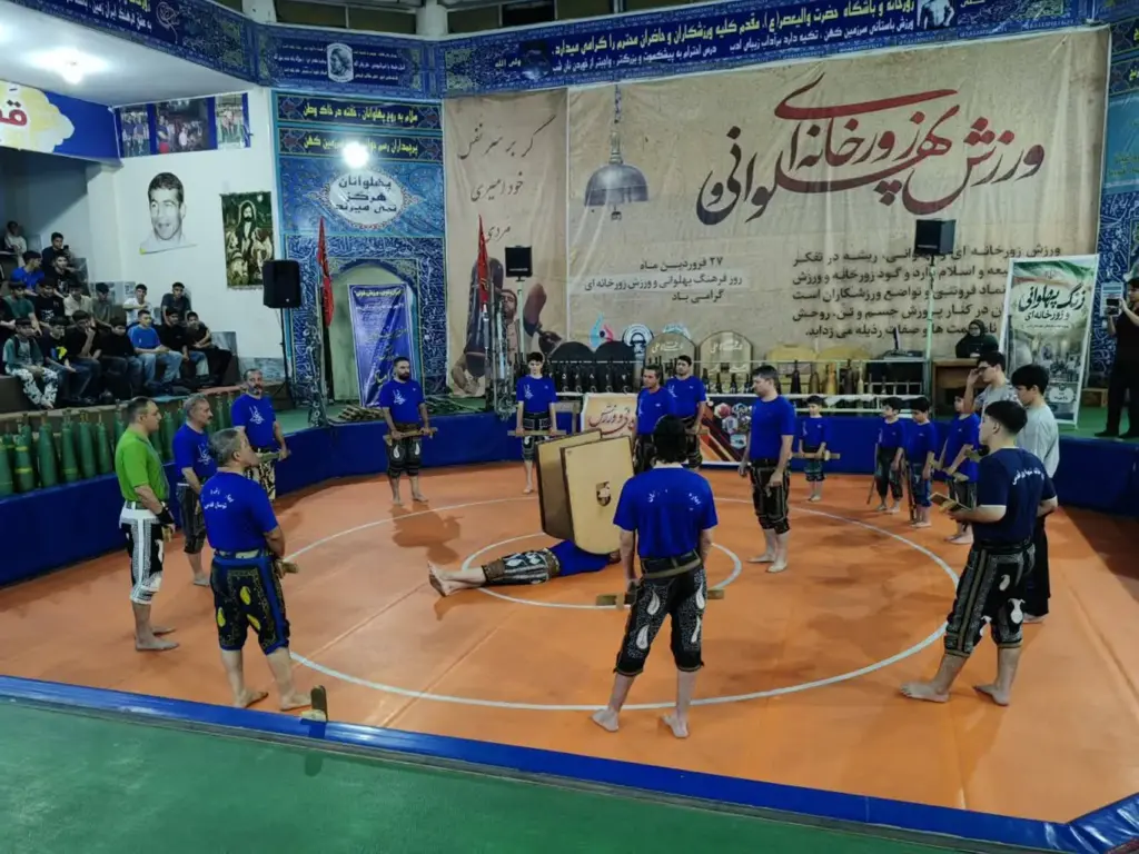 آغاز هفته تربیت بدنی و ورزش در شهرستان قدس با نواختن زنگ پهلوانی در زورخانه حضرت ولیعصر (عج)‌