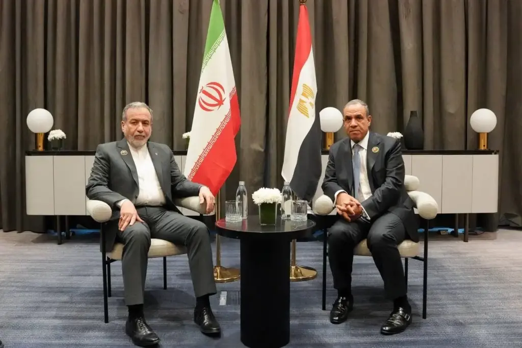 عراقچی: ایران برای توقف درگیری‌ها میان عربستان و یمن آماده کمک است/ تجربه ۱۲ سال درگیری نشان داده راه‌حل نظامی برای یمن وجود ندارد
