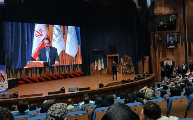 هدیه ۱۰۰ میلیارد تومانی آستان قدس رضوی به پرستاران؛ تأکید بر اصلاح تعرفهها و جبران مطالبات