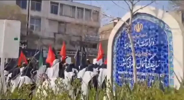 هشدار جدی روزنامه اطلاعات درباره بازگشت ترورهای سیاسی: اگر جلوی تندروها را نگیرید، نوبت خودتان هم میرسد