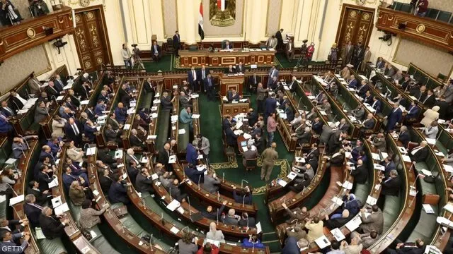 پارلمان مصر رأی‌گیری درباره حمایت نظامی از عربستان را به ۴ آبان موکول کرد