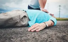 آموزش احیای قلبی به دبیرستانی‌ها