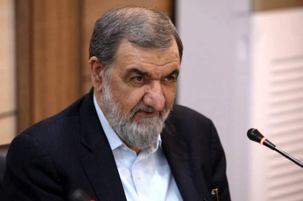 محسن رضایی: ترامپ به قاچاق روی آورده است/ هر شب در تنگهٔ هرمز ۵ فروند از کشتی‌هایی را که قاچاقچیان استفاده می‌کردند هدف قرار داده‌ایم
