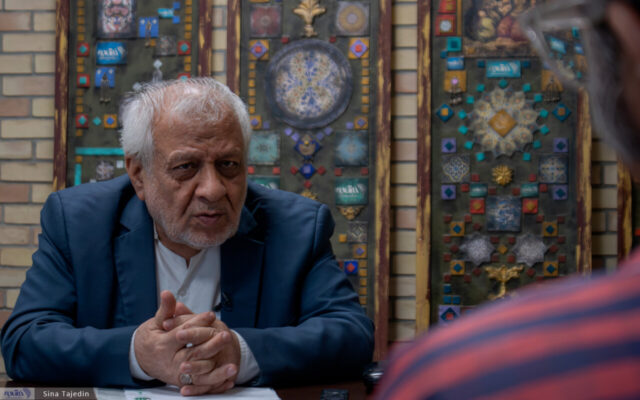بادامچیان: ترامپ گورباچف آمریکا است/ تنگه هرمز را نبسته‌ایم بلکه خواستار به رسمیت شناخته شدن حق حاکمیت ایران، تردد امن و پرداخت خدمات دریایی هستیم