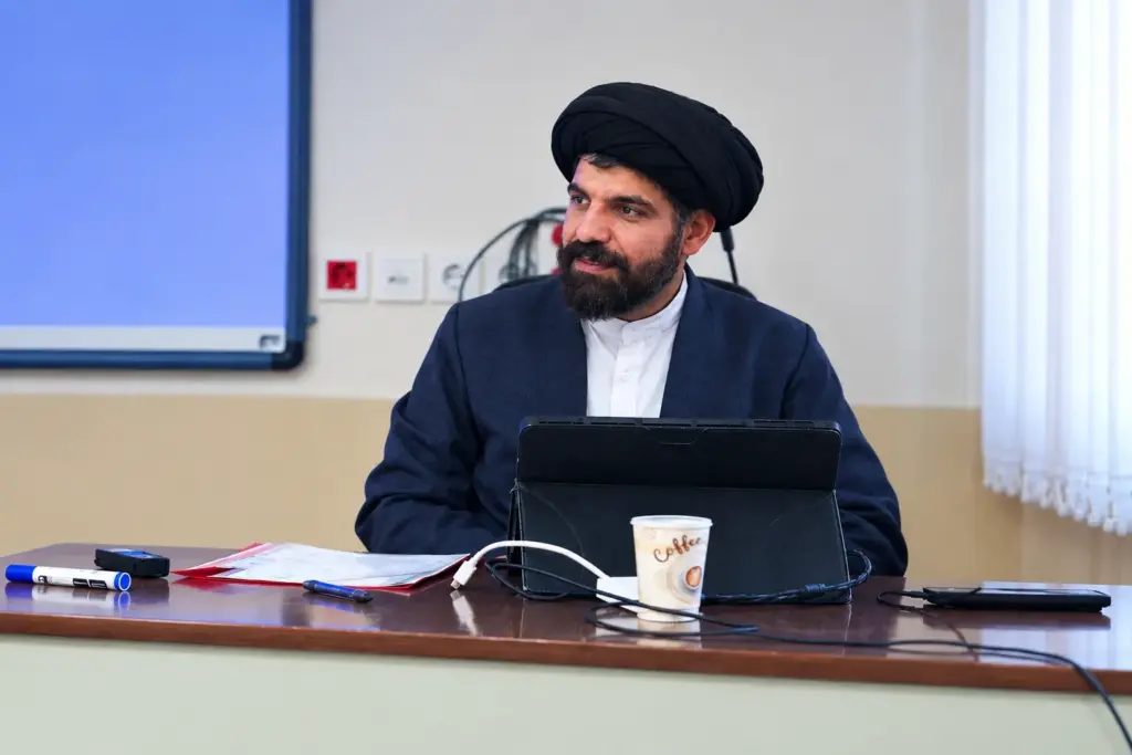 تبیین ابعاد نظری رسانه و کارکرد آن در انتقال مفاهیم دینی